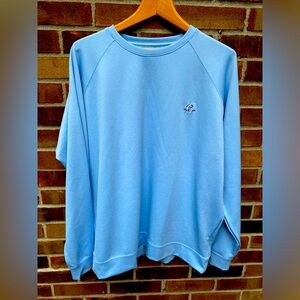 Holderness & Bourne XL Tailored fit crewneck pullover light blue.